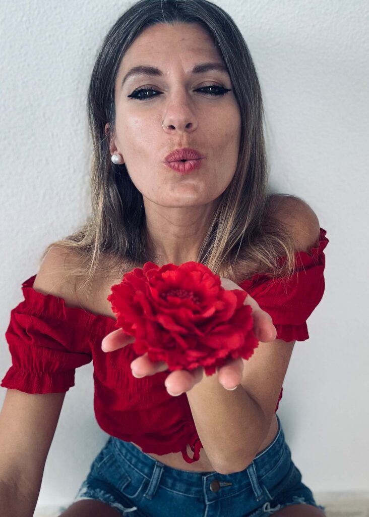 Tóth Brigitta | Canta y Aprende - Tanulj spanyolul zenéve